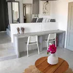 Anemoi Aparthotel