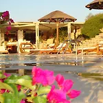 Anemoi Aparthotel