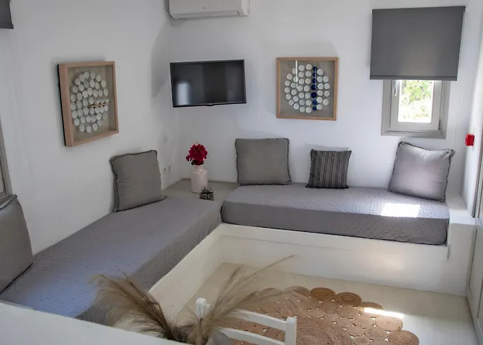 Anemoi Naousa (Paros)