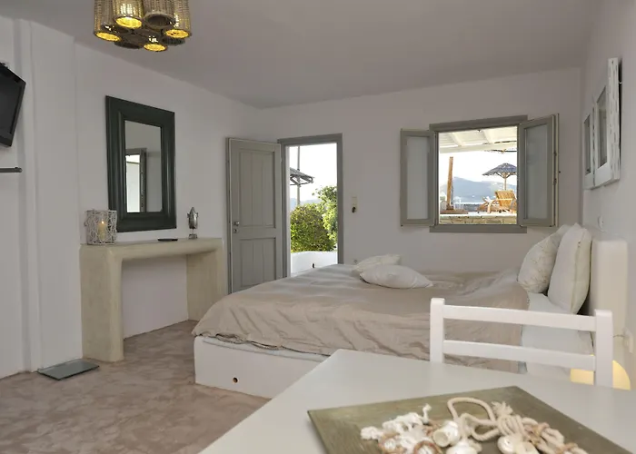 Anemoi Naousa (Paros)