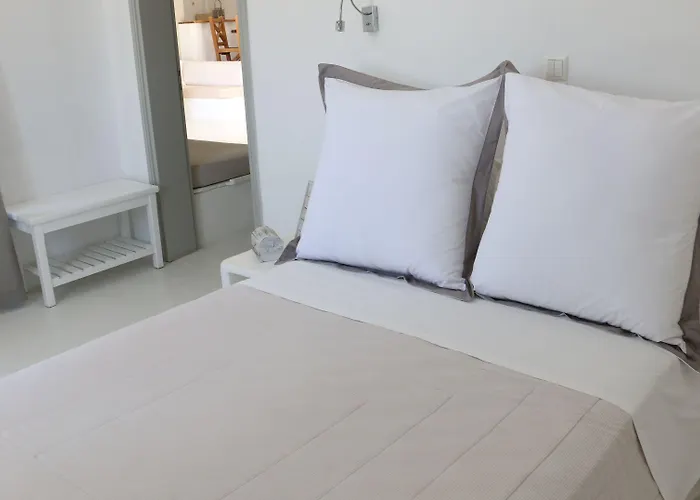 Anemoi Naousa (Paros)