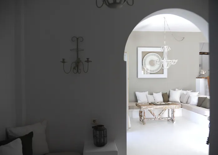 Anemoi 4* Naousa (Paros)