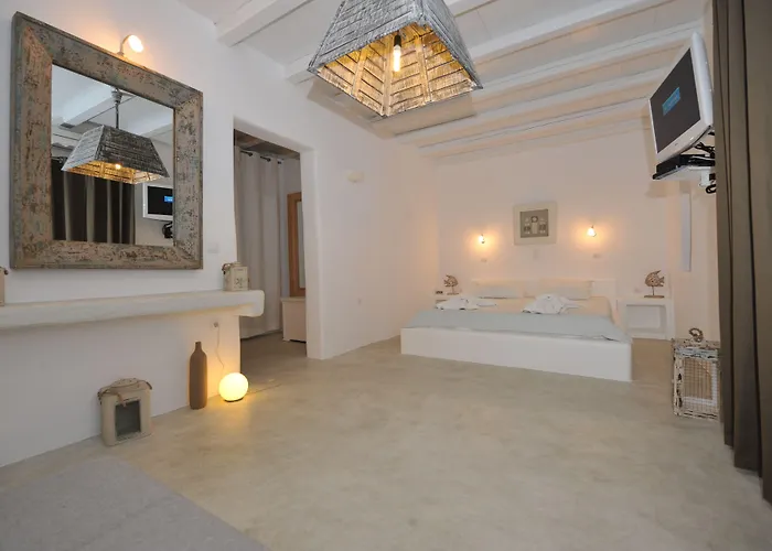 Anemoi Naousa (Paros)